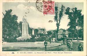 Le monument aux morts, la place Georges Clemenceau, éditionq CAP n°15, voyagée 1936