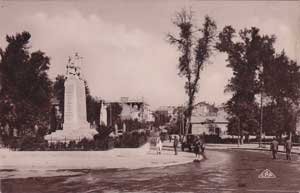 Vue Sud-Nord, monument aux morts et avenue Loubet, éditions CAP, ànoter l'immeuble Llopis en construction