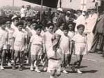 Sidi-bel-Abbes, defile des ecoliers devant Jean Borotra