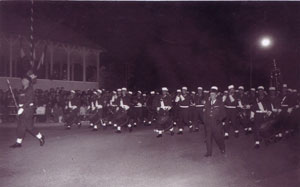 Retraite aux flambeaux du 14 juillet 1956