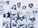 Basket-ball ou volley féminin vers 1945-1946